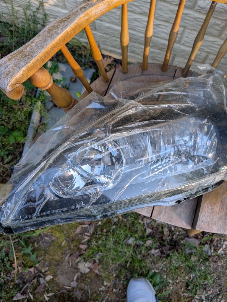 2003-2005 Honda Accord New Driver Side Headlight