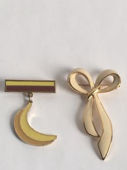 2 BEAUTIFUL BROOCH VINTAGE TO FASHION