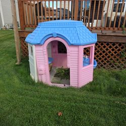 Free - Kids Plastic House