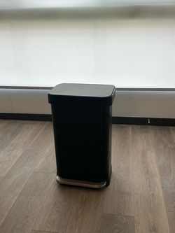 Simple human trash can 45 L