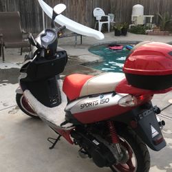 TAOTAO MOTORS SPORTS 150 MOPED
