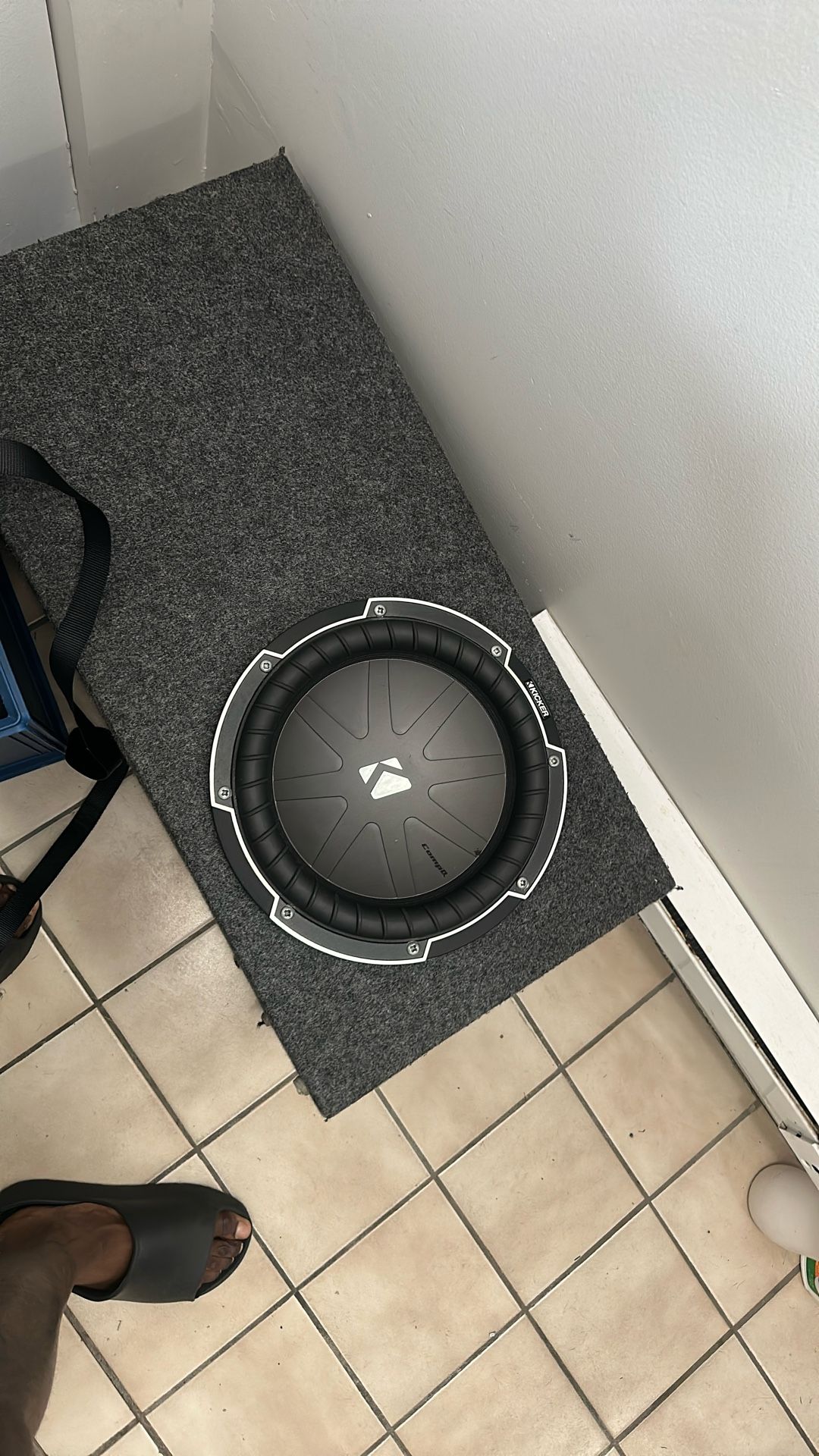 CompQ 12” Subwoofer Ported Box Mint