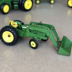 ERTL 1/16 Scale John Deere 2440