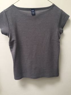 Gray GAP crop top size small