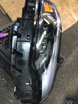 2021 Jeep Cherokee Right Front Headlivht
