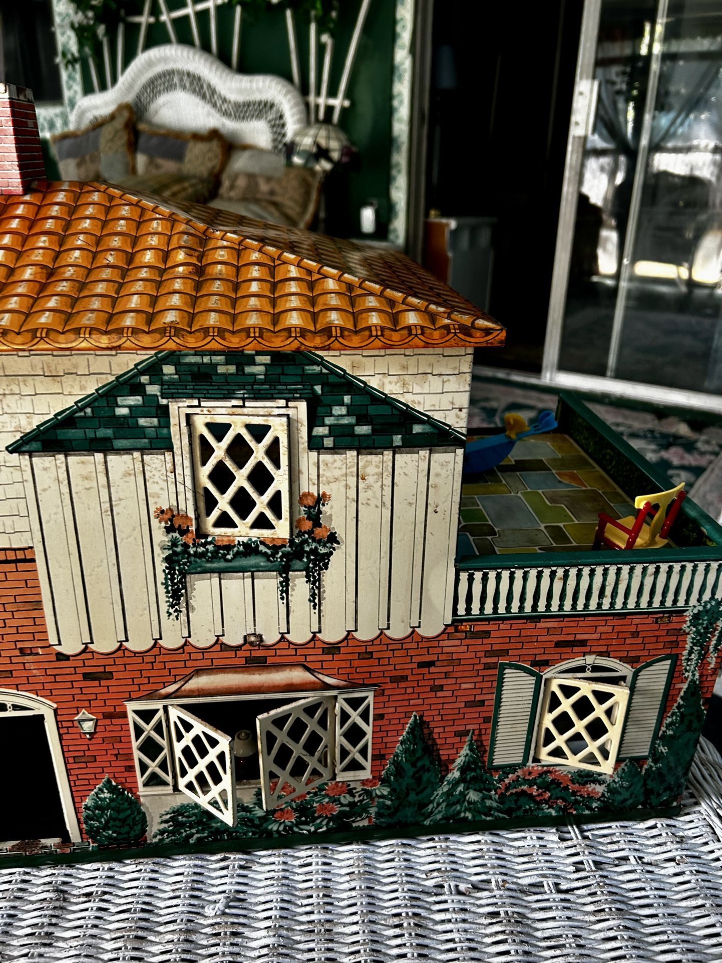 Vintage T Cohn 1949 Tin Lithograph Doll House & Renwal Original Furniture