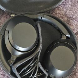 Sony Xb910n Wireless Headphone, Like New.