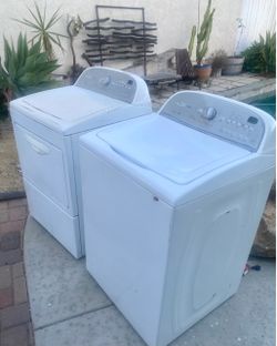 Whirlpool  Cabrio  Electric Washer and Dryer Set