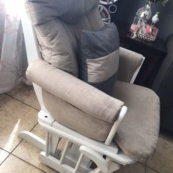 Rocking Chair 