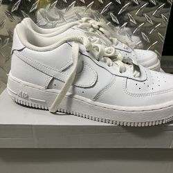 Air Force 1 LE GS White Box Label