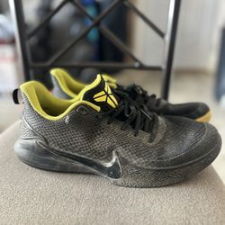 Kobe Mamba Focus Black Yellow Used No Box
