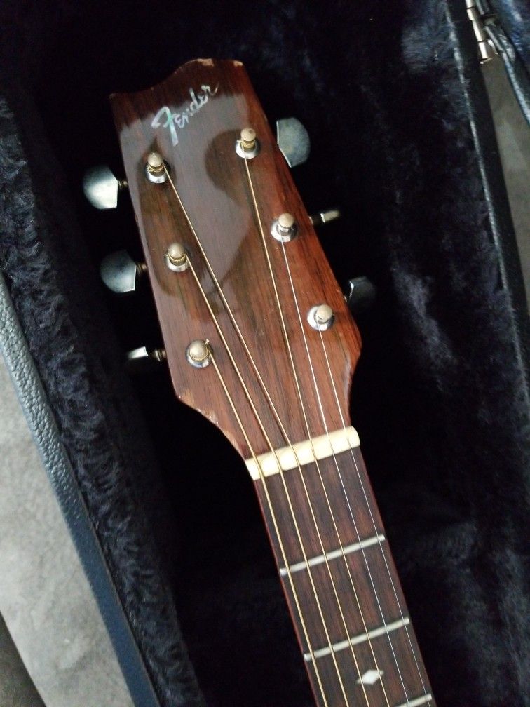 Fender Acoustic Guitar F220SB