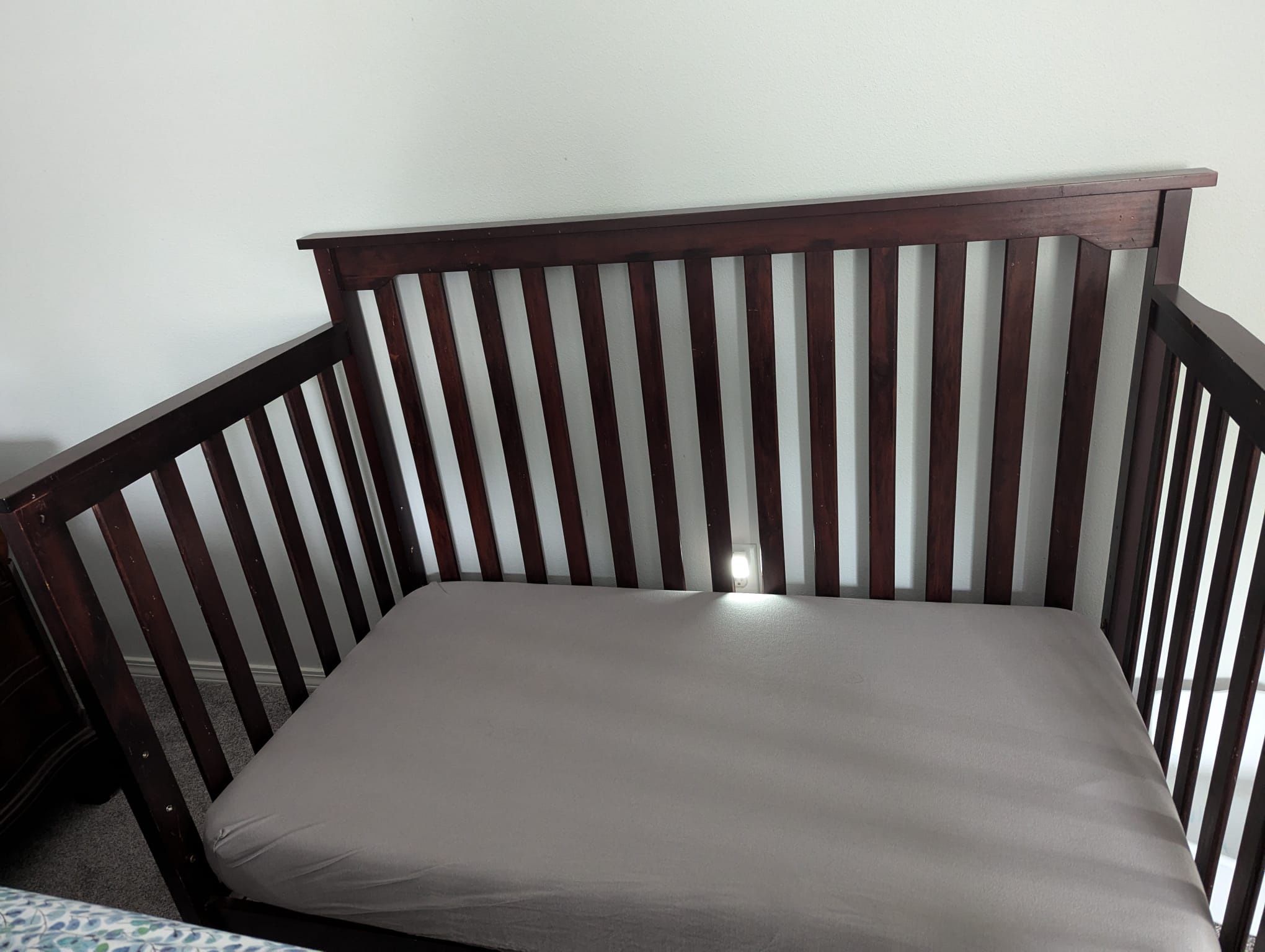 Convertible Baby Crib (toddler Bed)With Mattress And 2 Mattress Covers