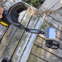 Garrett ACE Apex Metal Detector 