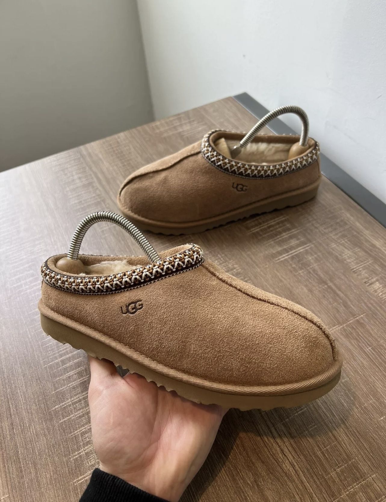 UGG Tasman Slipper Chestnut Women’s Size 7 Shoes New Men Size 6