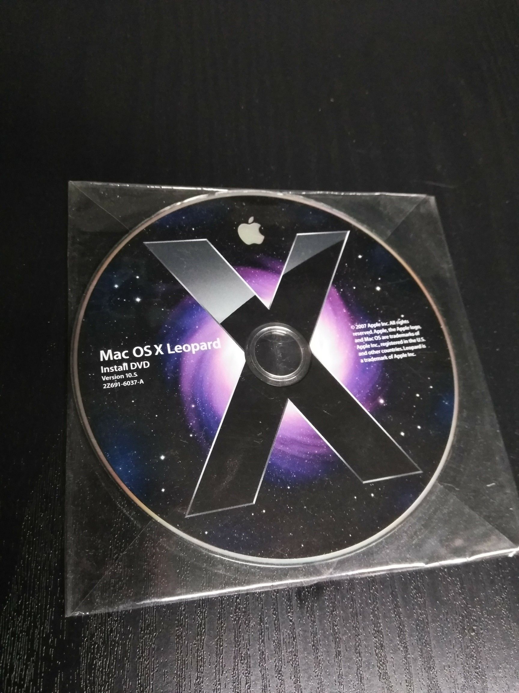 Rare Mac OSX Leopard install disc