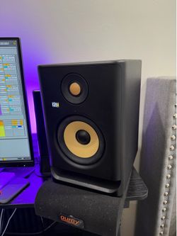 KRK Rokit 5 G4 Studio Monitor Speaker both