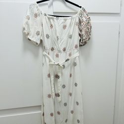 Dress Size large ( Se Habla Español)