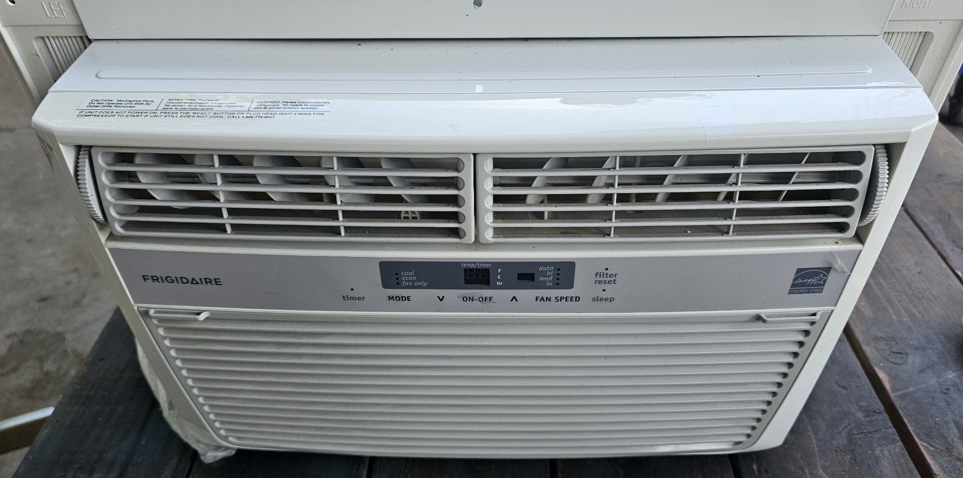Frigidaire 350-sq ft Window Air Conditioner with Remote (115-Volt; 8000-BTU)