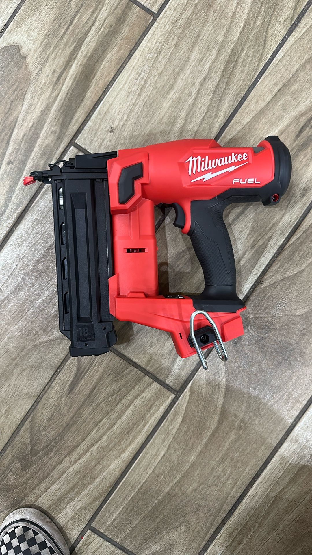 Milwaukee M18 FUEL 18 Volt Lithium Ion Brushless Cordless Gen II 18 Gauge Brad Nailer (Tool Only)