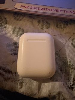 Apple AirPods Charging Case