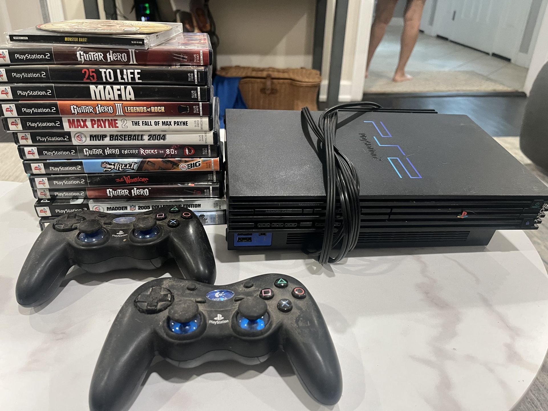 PlayStation 2 Black PS2 - Games /Controllers