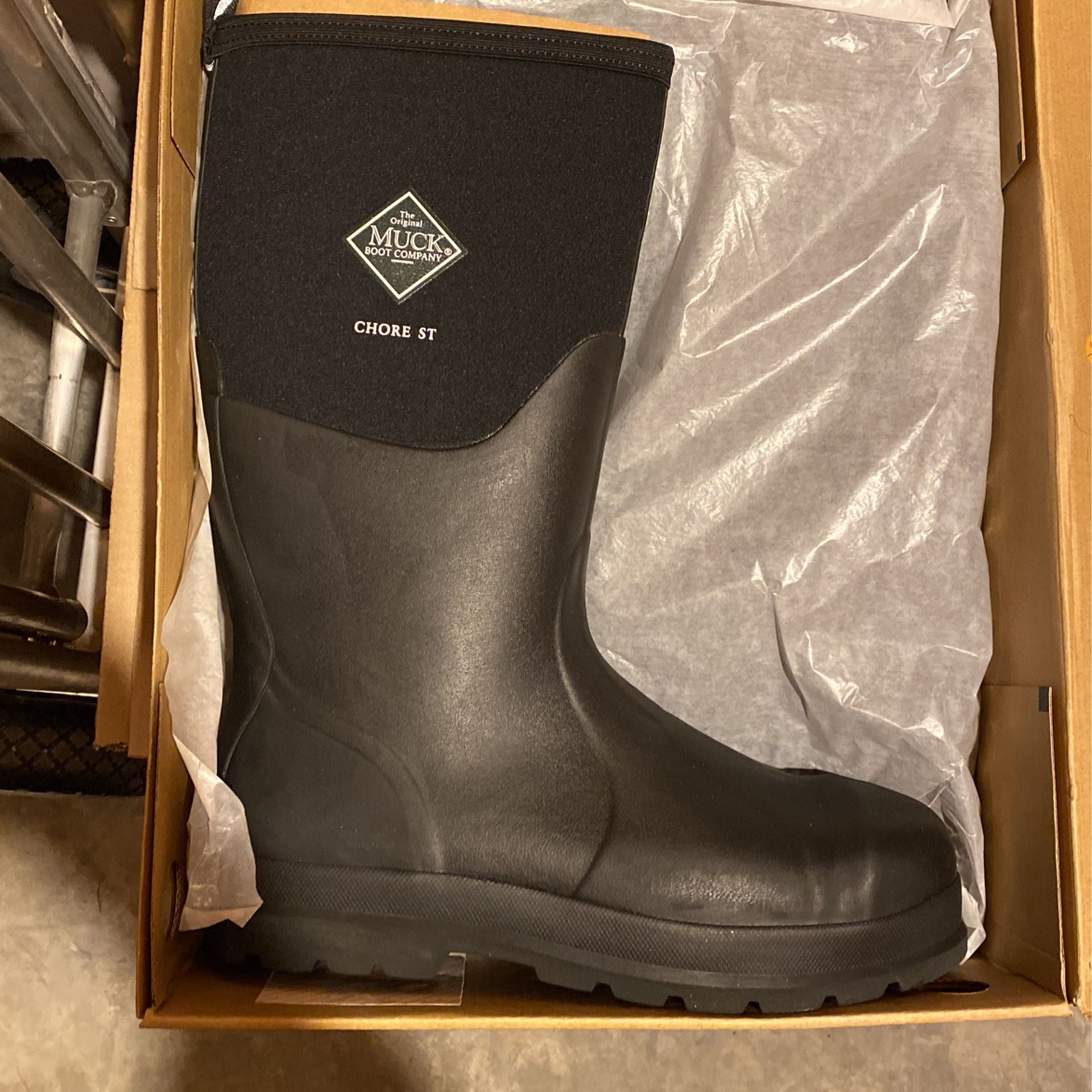 Muck boots Size 13