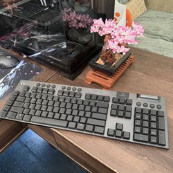 Logitech G915 X Lightspeed