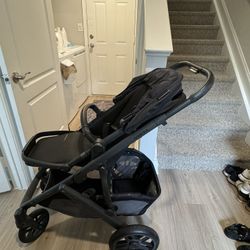 Uppababy Vista V2 Stroller In Black with Bassinet And Adapters