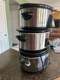 3 slow  cookers  for sale  each  price 30$