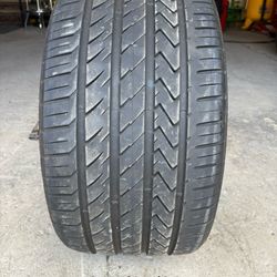 (1) - 305/25/20 Lexani LX Twenty Tire