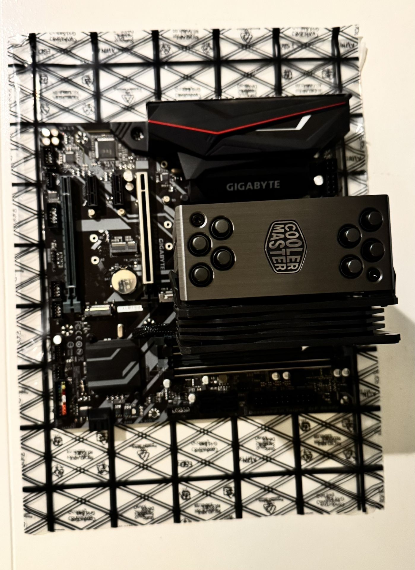 Gaming PC Motherboard w/ CPU & Cooler (z390m Gaming mATX MB, i5-9500k CPU, Cool Master Hyper 212 Cooler)