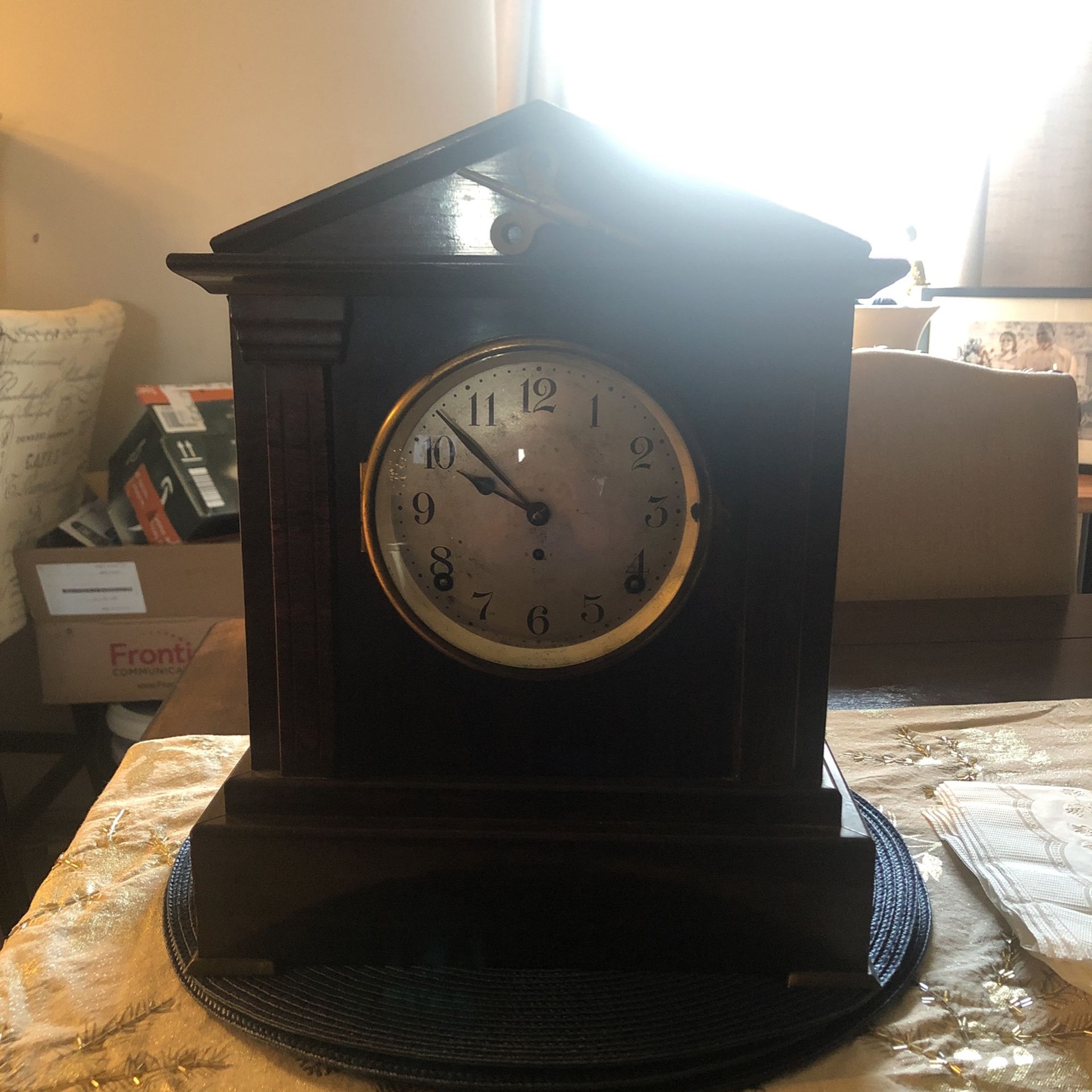 Seth Thomas Antique 8 Day Mantle Clock