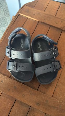 Cat and Jack toddler size 5 sandals