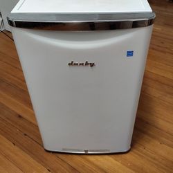 Mini Fridge For Bedroom, Office, Ect...