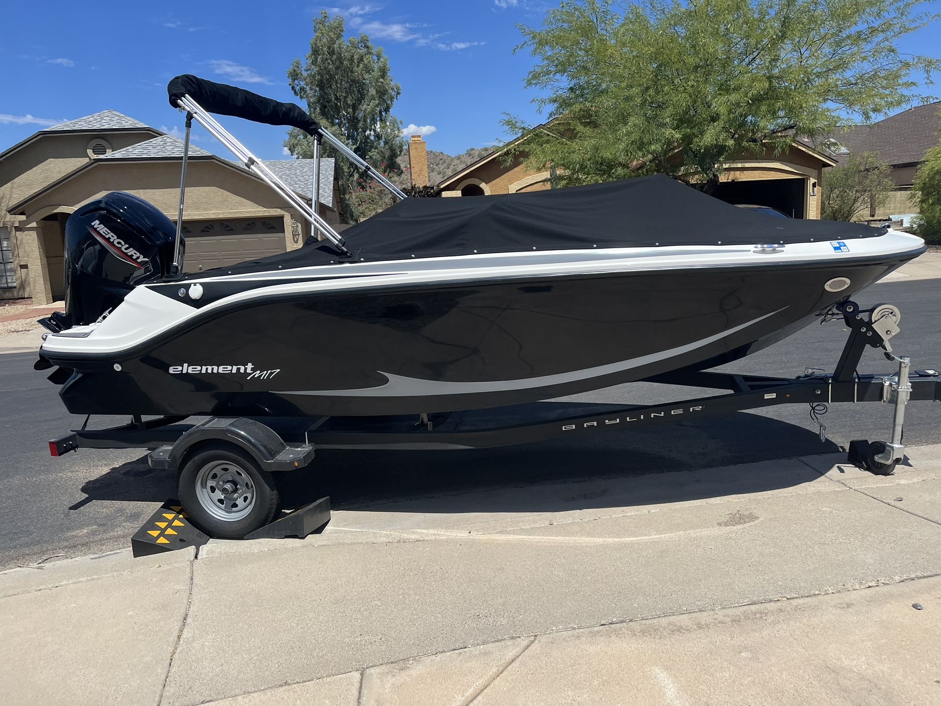 2023 Bayliner Element M17