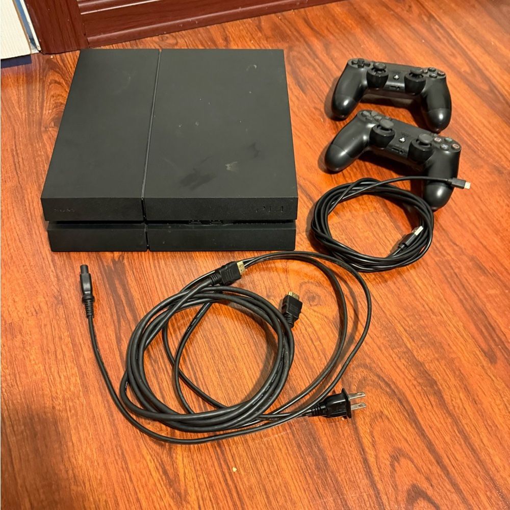 Sony PlayStation 4 (500 GB) with 2 controllers Home Console - Black