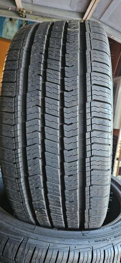 P235/40r19 pair of tires