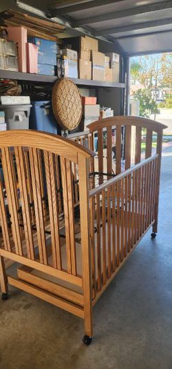 Baby infant crib cradle bed