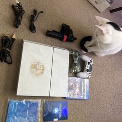 PlayStation 4 Destiny: The Taken King Limited Edition Bundle 