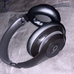 Beats Studio Pro wireless, noise-canceling headphones
