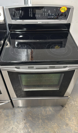 Whirlpool Electric Glass-Top Range – Stainless, 5 Elements