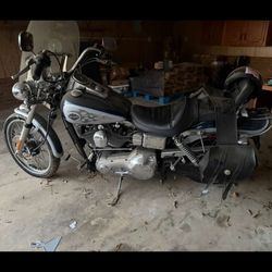 Harley-Davidson Sportster–style cruiser 