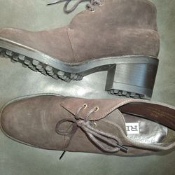 Boots sz 8.5