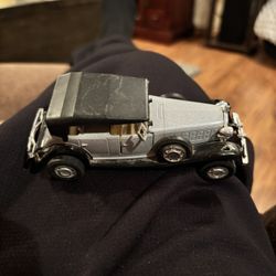 1932 Cadillac Die Cast Car Auto Yatming 8503 Silver Black Top Hong Kong Vintage