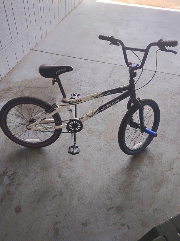 Kent Ambush 20 inch BMX bike