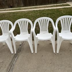 4 plastic chairs