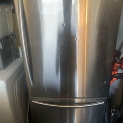 Refrigerator FOR SALE 