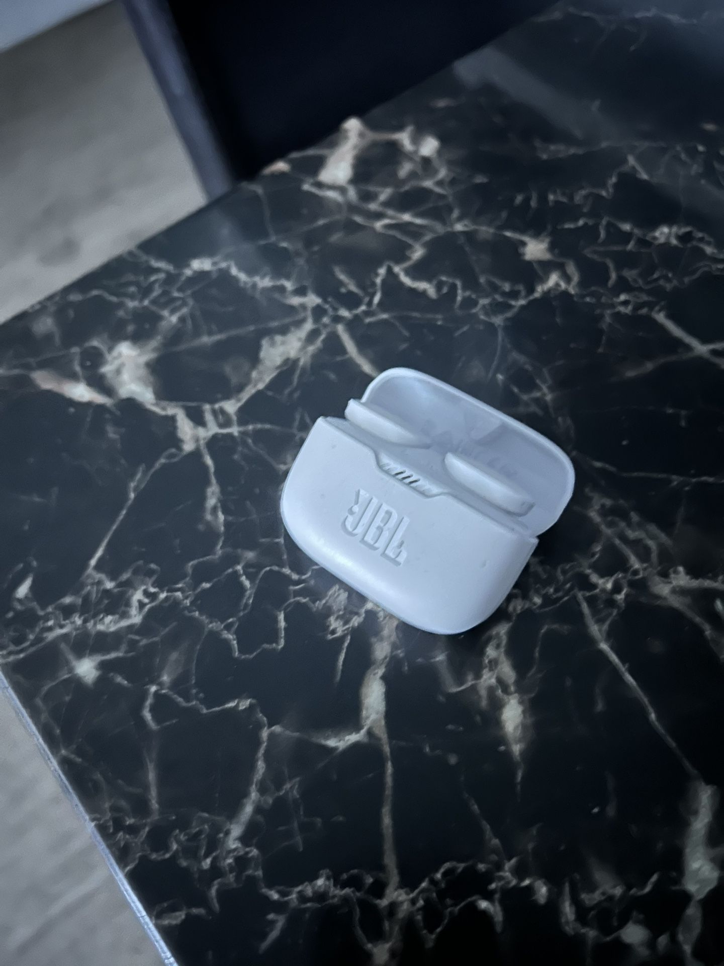 Somewhat Used Jbl Wireless Earbuds