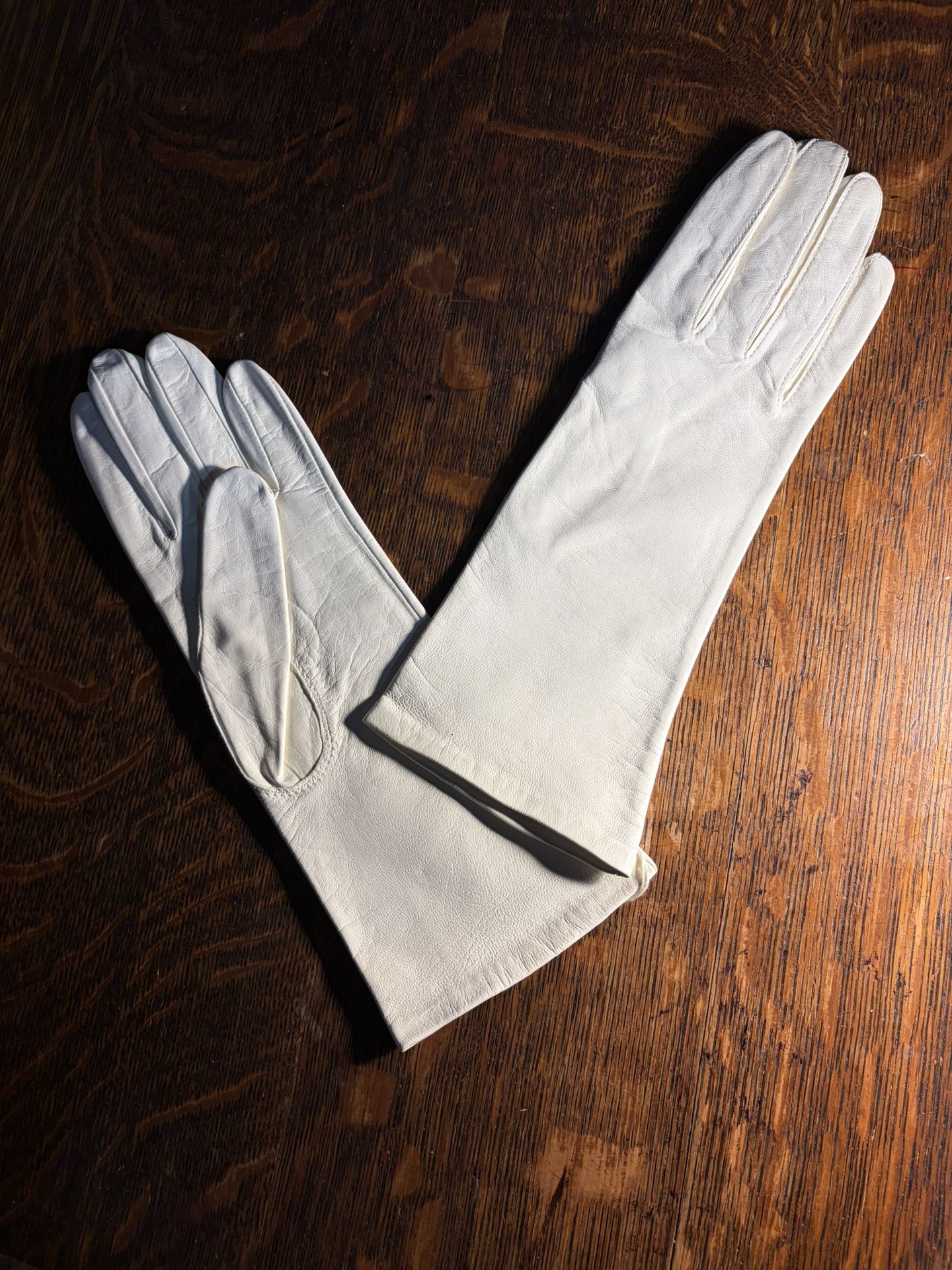 Fownes New Old Stock Women’s Leather Gloves Size 7 1/2